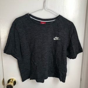 🔥 3/$20🔥 Nike — heathered grey cropped tee — M